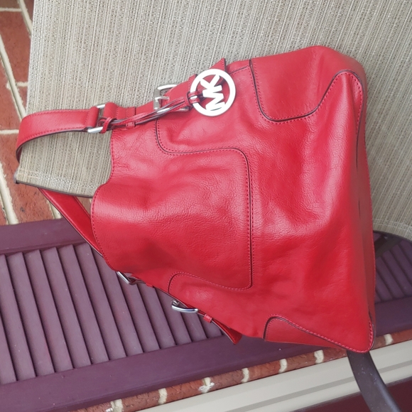 Michael Kors Handbags - Michael Kors large leather bag